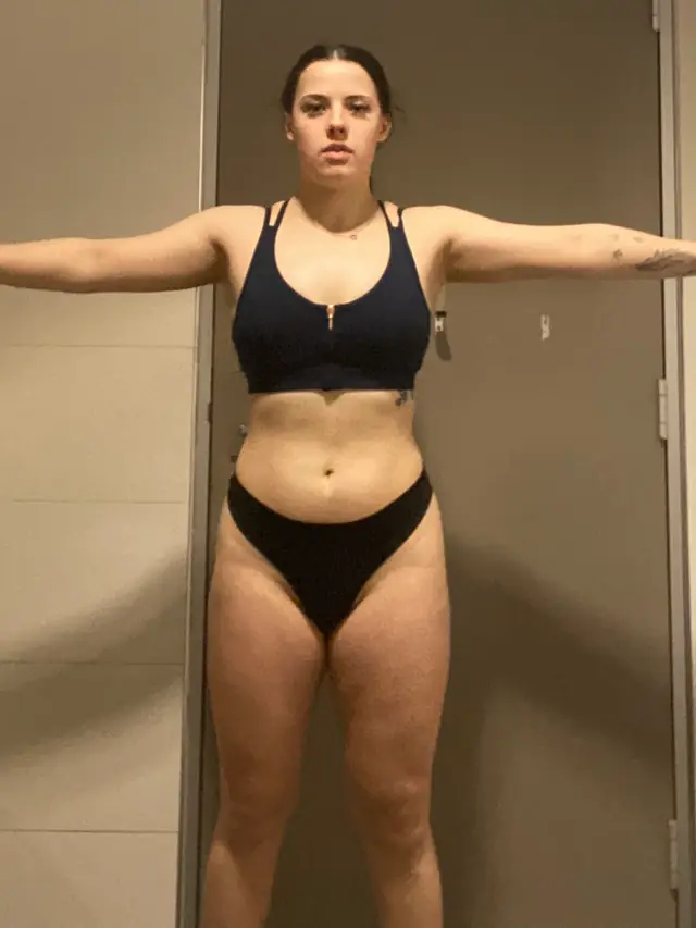 Samantha Hobley before her own weight loss, at 85kg.
